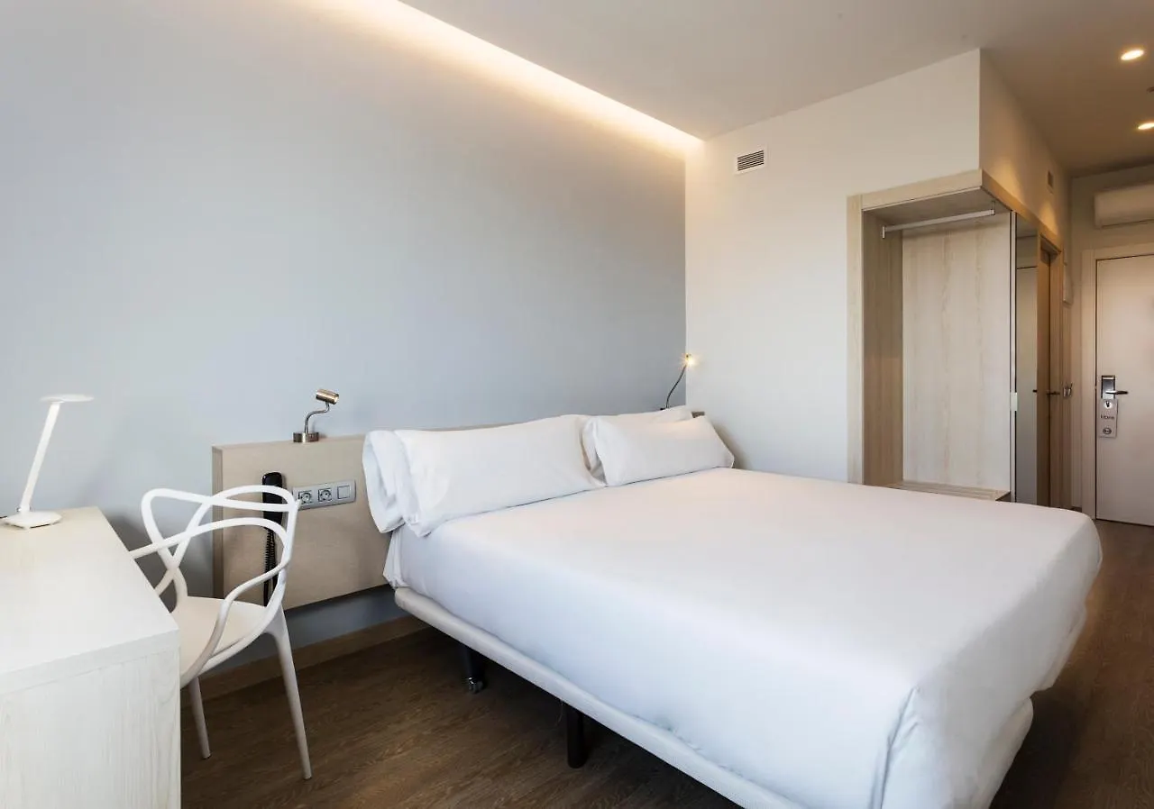 B&B Hotel Barcelona Viladecáns 3*,